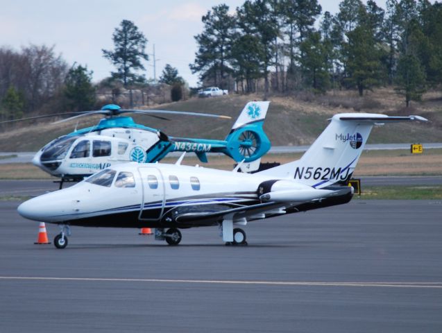 Eclipse 500 (N562MJ) - MMT LLC (MyJet.net) at KJQF - 3/27/13