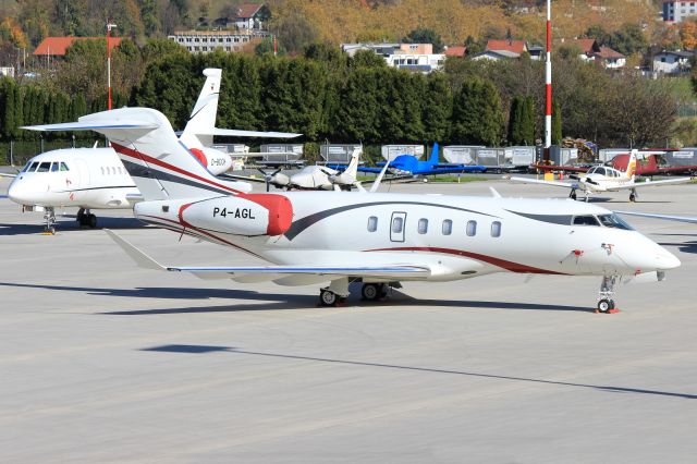 Canadair Challenger 350 (P4-AGL)