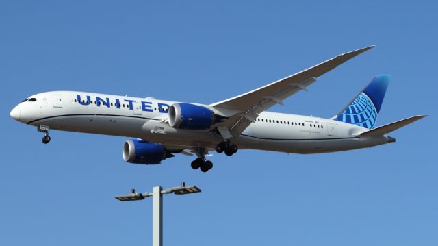 Boeing 787-9 Dreamliner (N19986) - 08/09/2021: Flight from Houston (IAH), a 12h11m duration, on landing to runway 12.