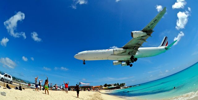 — — - St.Maarten