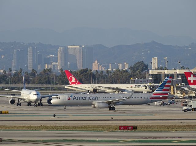 Airbus A321 (N123NN)