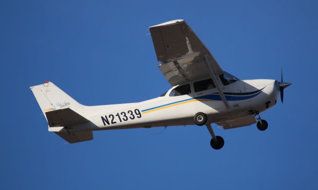 Cessna Skyhawk (N21339)