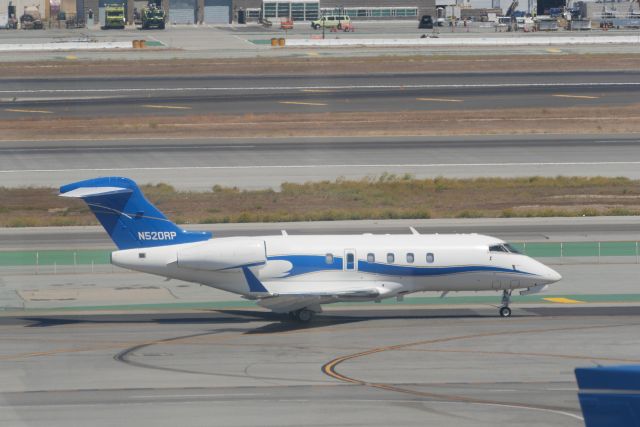 Bombardier Challenger 300 (N520RP)