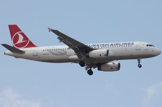 Airbus A320 (TC-JPL)