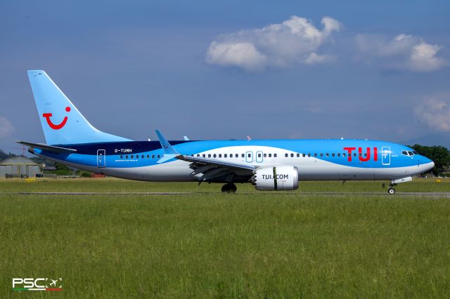 Boeing 737 MAX 8 (G-TUMH)