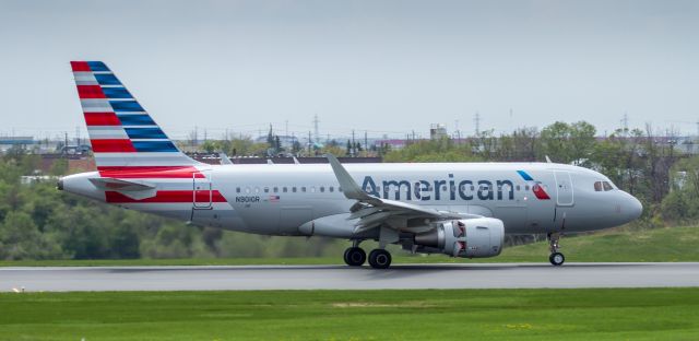 Airbus A319 (N9010R)
