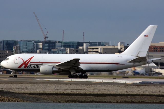 BOEING 767-200 (N767AX)