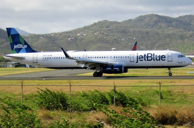 Airbus A321 (N937JB)