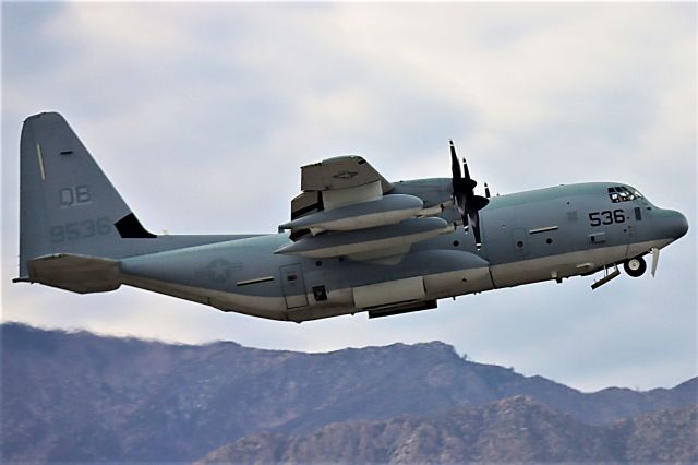 Lockheed C-130 Hercules —