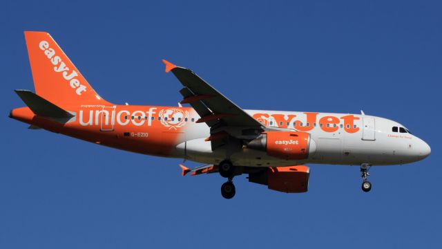 Airbus A319 (G-EZIO) - Unicef