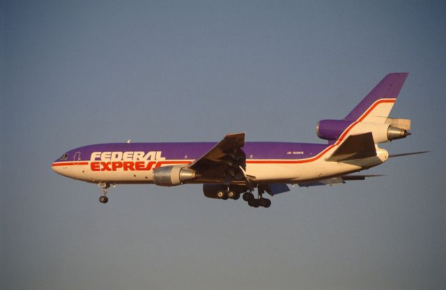 McDonnell Douglas DC-10 (N309FE) - Final Approach to Narita Intl Airport Rwy34 on 1988/12/18