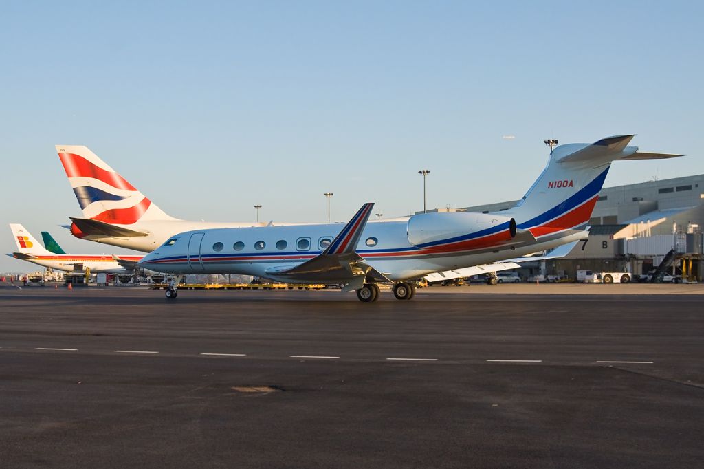 Gulfstream Aerospace Gulfstream G650 (N100A) - Exxon Mobil G6 !