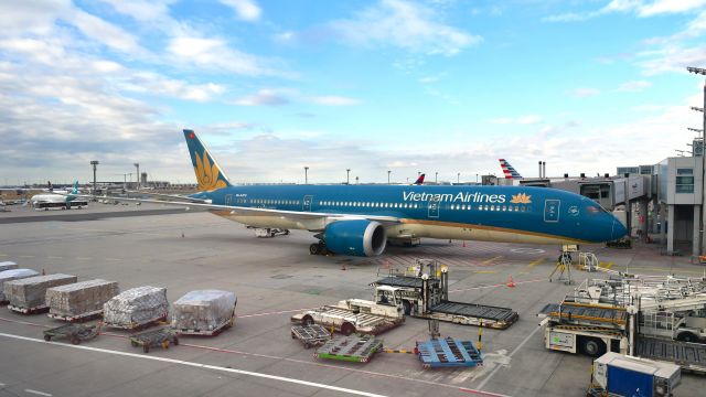 Boeing 787-9 Dreamliner (VNA-870) - Vietnam Airlines Boeing 787-9 Dreamliner VNA870 in Frankfurt 