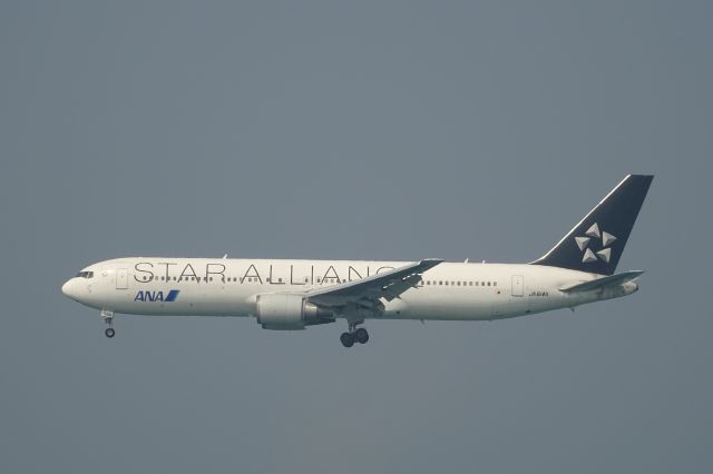 BOEING 767-300 (JA614A)