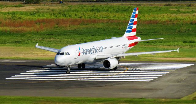 Airbus A320 (N105UW)