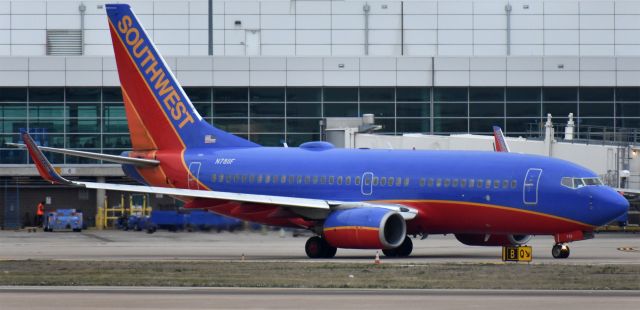 Boeing 737-700 (N7811F) - Taken March 4th, taxiing past the terminal at Love Field.