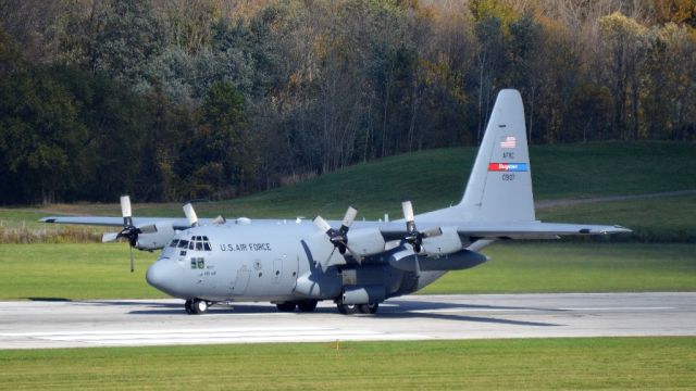 Lockheed C-130 Hercules (90-9107) - VADER07