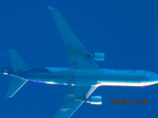 Boeing MD-11 (N574FE)