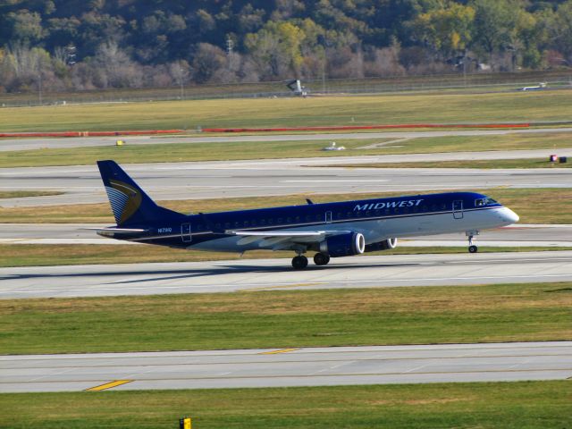 Embraer ERJ-190 (N171HQ)