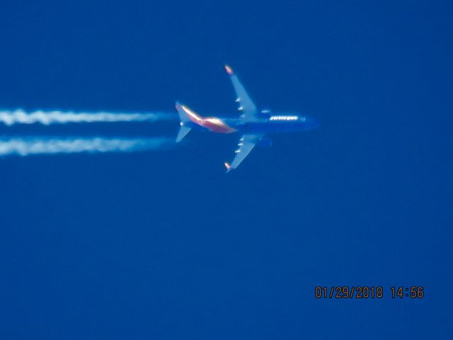 Boeing 737-800 (N8546V)