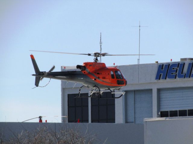 Eurocopter AS-350 AStar (N777CT) - Landing at Santa Ana