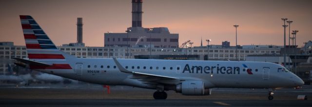 Embraer ERJ-190 (N961UW)