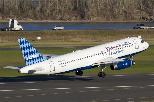 Airbus A320 (N651JB) - BetaBlue Departing Portland International Airport