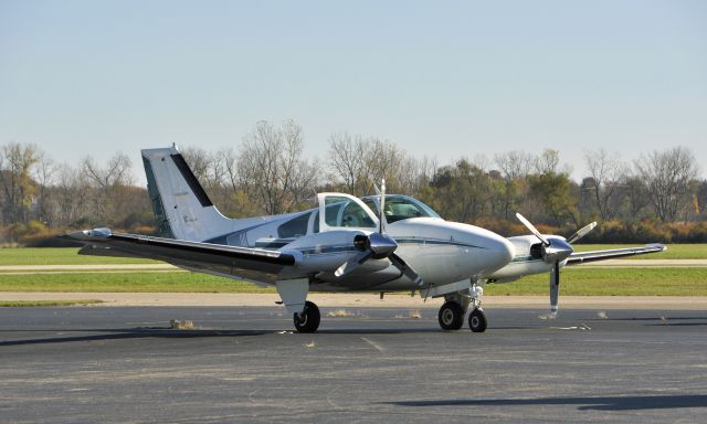 Beechcraft 55 Baron (N2016C) - Beechcraft 95-B55 N2016C in Ann Arbor 