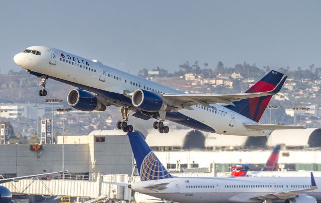 Boeing 757-200 (N543US)