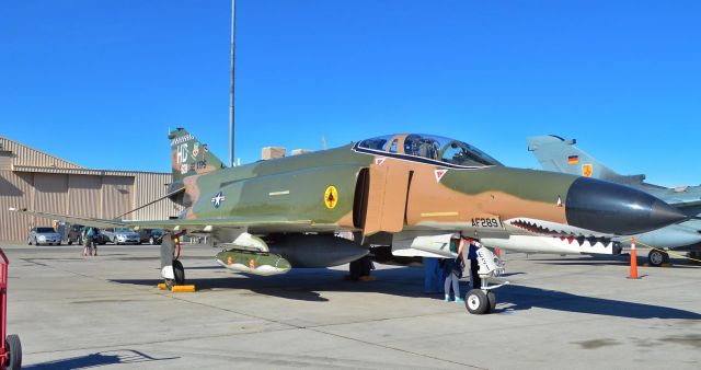 McDonnell Douglas F-4 Phantom 2 —