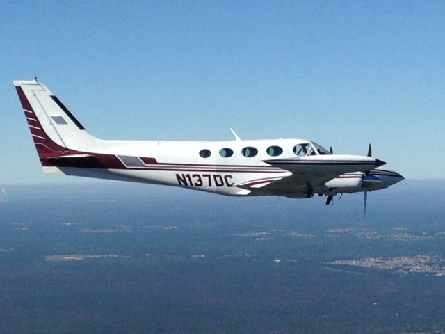 Cessna 340 (N137DC)