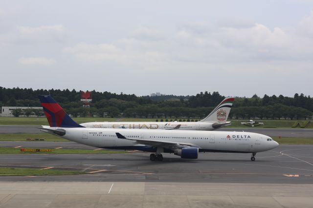 Airbus A330-300 (N815NW)