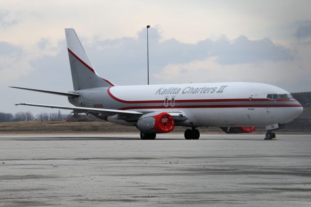 BOEING 737-400 (N430CK) - KYIP 01-08-19