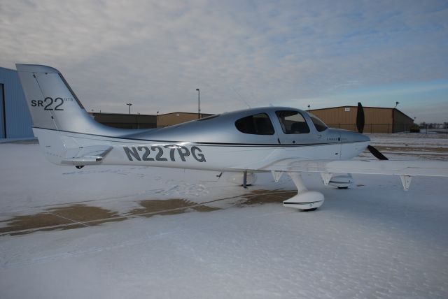 Cirrus SR-22 (N227PG)