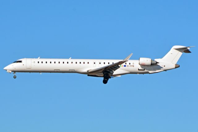 Canadair Regional Jet CRJ-900 (EI-FPB)