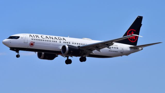 Boeing 737 MAX 8 (C-FSES) - Landing at Las Vegas from YYZbr /br /August 2021