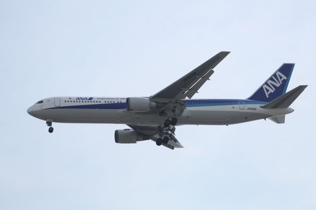 BOEING 767-300 (JA602A) - 26 May 2015;HND-HKD.