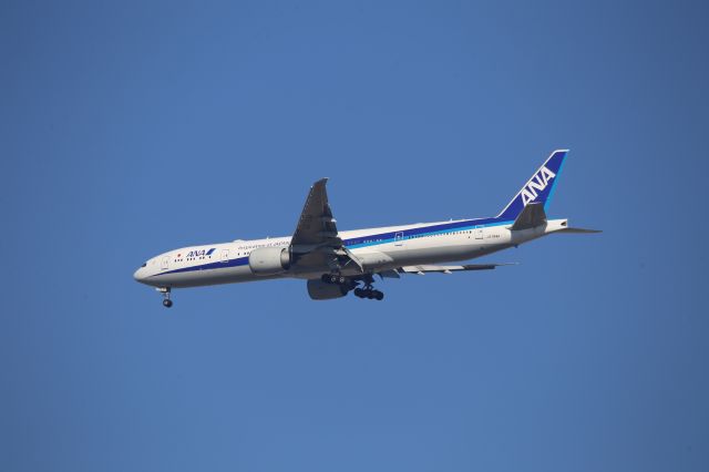 BOEING 777-300ER (JA784A)