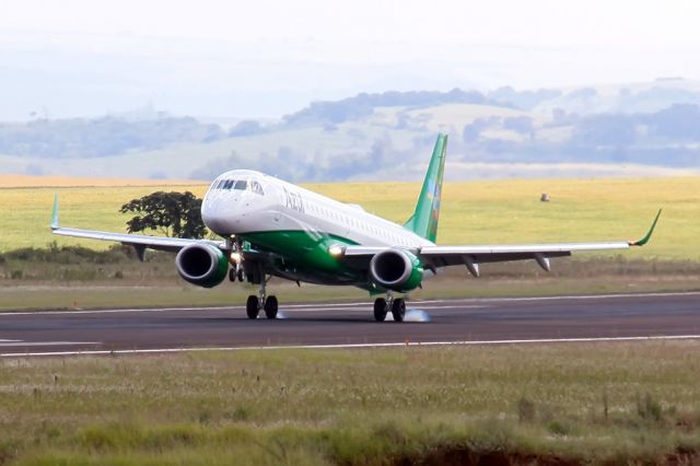 Embraer ERJ-190 (PR-AYX) - EMBRAER 195 - AZUL BRAZILIAN AIRLINES