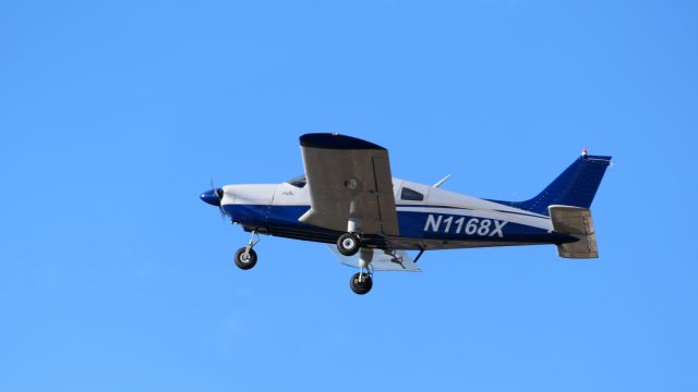 Piper Cherokee (N1168X)