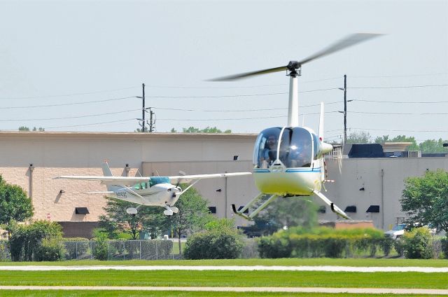 Robinson R-44 (N69BK)