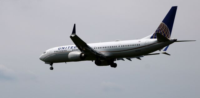 Boeing 737 MAX 9 (N37518) - On final is this brand new United Airlines Boeing 737-9 in the Summer of 2021.