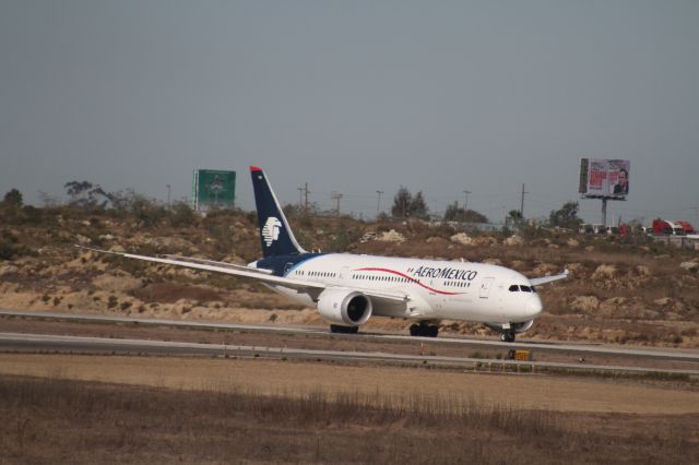 Boeing 787-8 (N782AM) - TAXING ON ALPHA TO 27 HEAD MMTJ