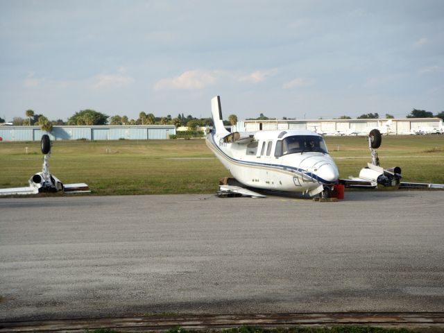 Rockwell Turbo Commander 690 (N41T)