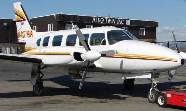 Piper Navajo (N4079H)