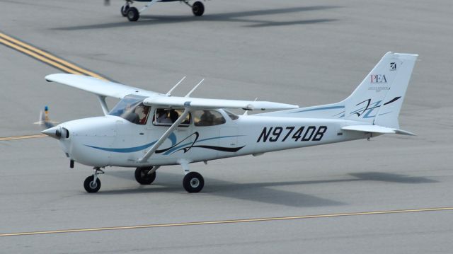 Cessna Skyhawk (N974DB)