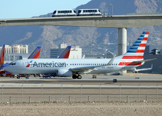 Boeing 737-800 (N800NN)