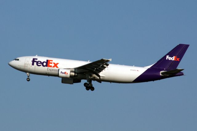 Airbus A300F4-600 (N742FD)