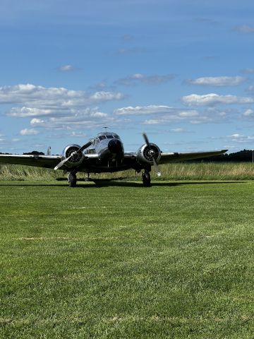 Beechcraft 18 (N9669N)