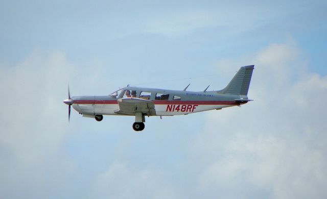 — — - Cherokee Six 300 taking off anf retracting landing gear.